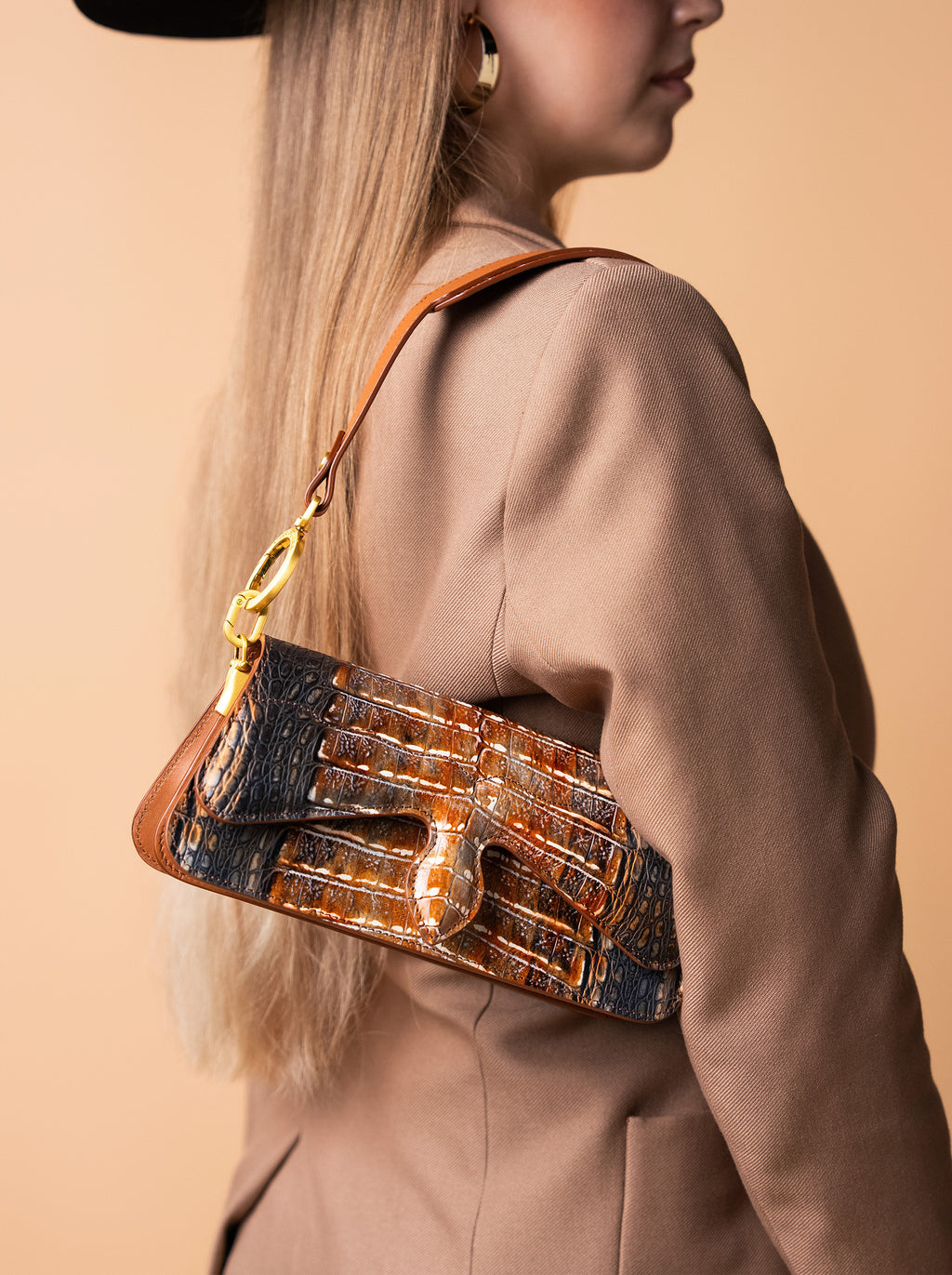 Carrasquilla Baguette – Leather Shoulder Bag – Caramelo