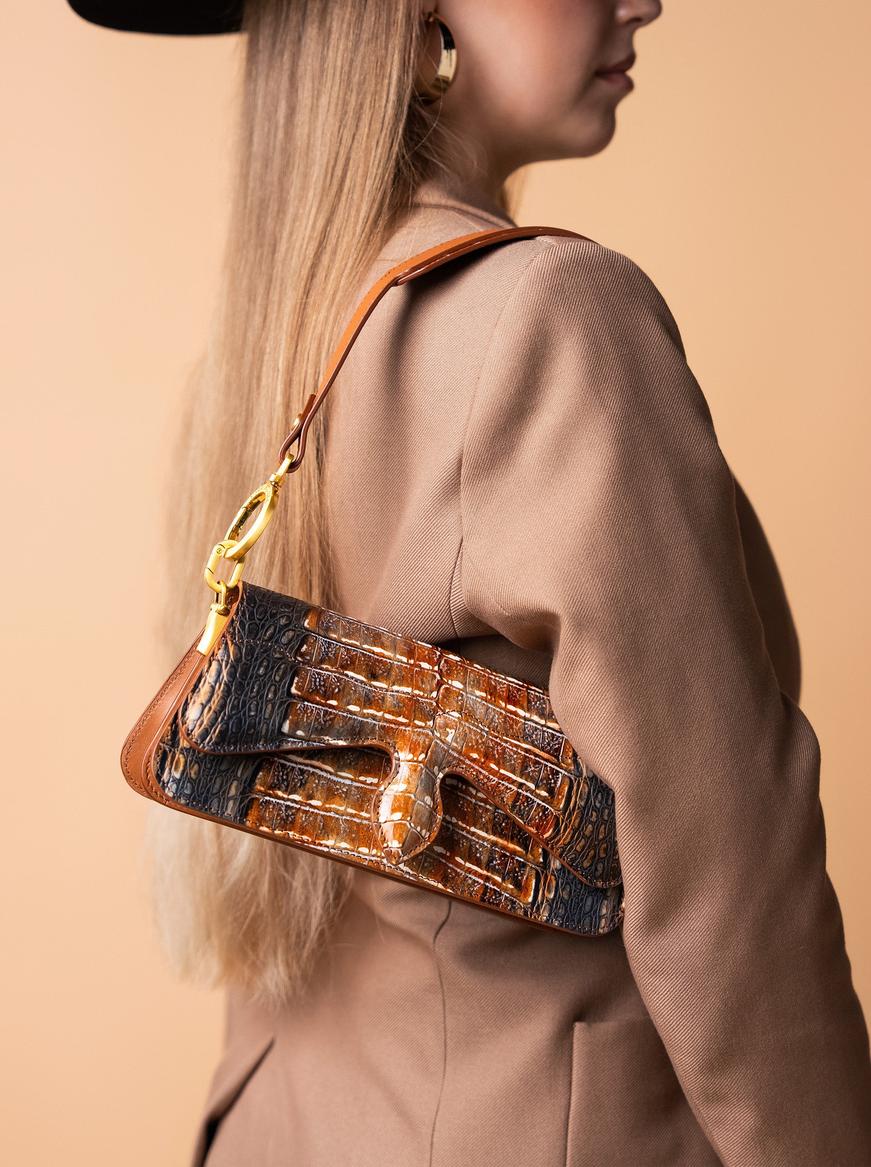 Carrasquilla Baguette – Leather Shoulder Bag – Caramelo