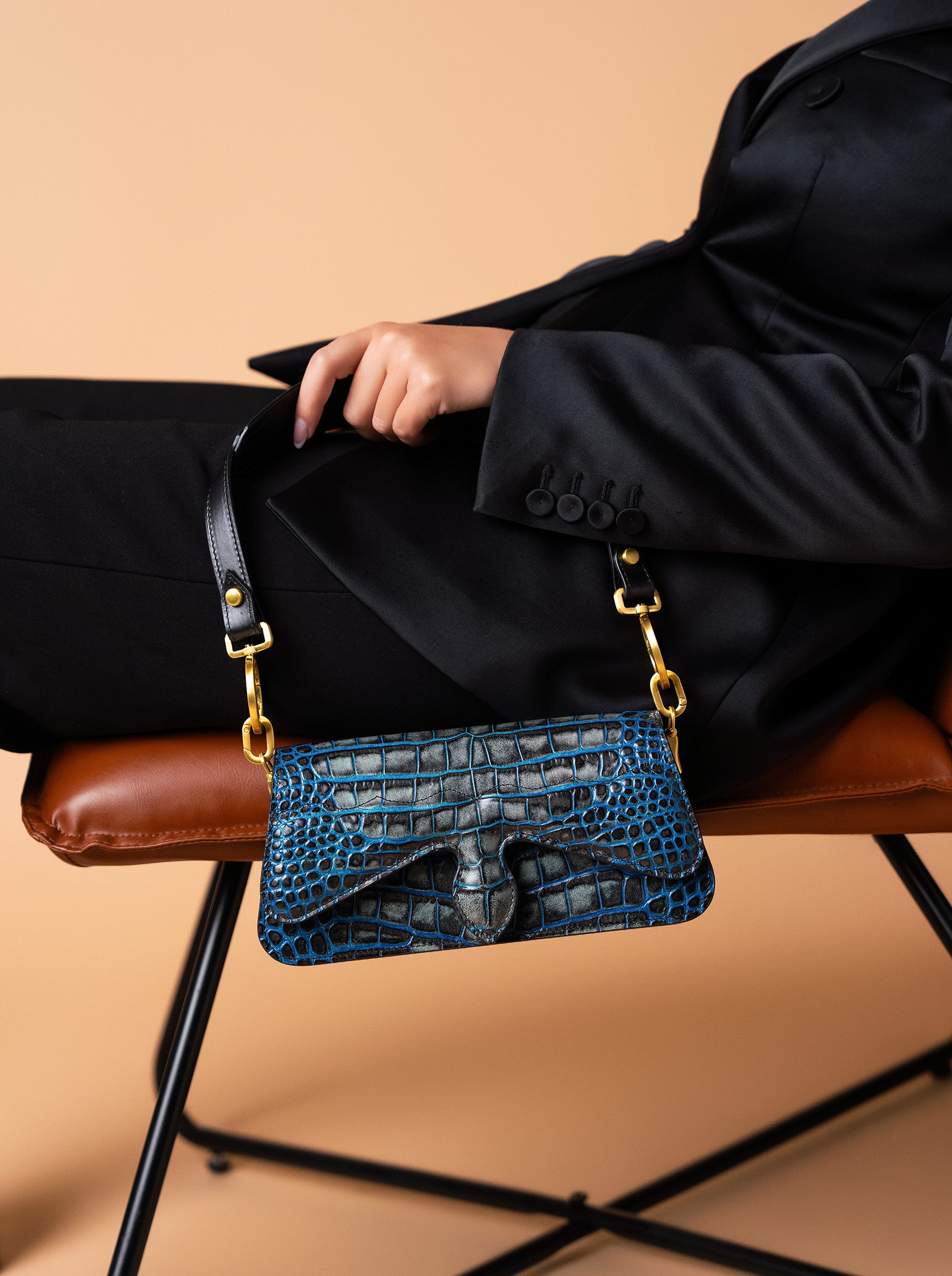 Carrasquilla Baguette – Leather Shoulder Bag – Medianoche